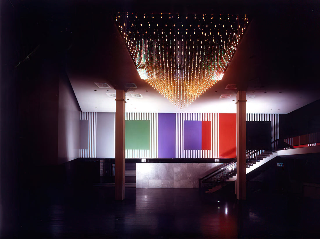 Daniel Buren: Die Säulen von Buren und Les Deux Plateaux – Eine Analyse