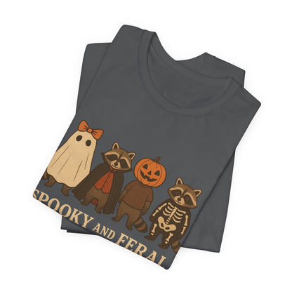 Spooky Raccoon Shirt, Grappige Halloween Grafisch T-shirt, Schattig Vintage Herfst T-shirt, Trendy Vrouwen Halloween Shirt, Feral Raccoon T-shirt