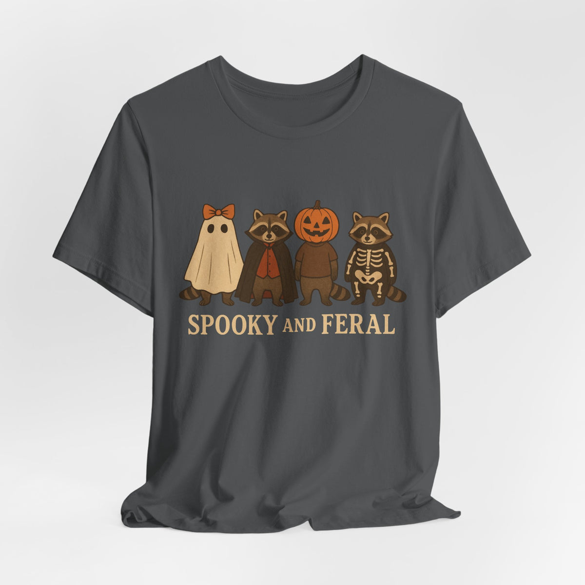 Spooky Raccoon Shirt, Grappige Halloween Grafisch T-shirt, Schattig Vintage Herfst T-shirt, Trendy Vrouwen Halloween Shirt, Feral Raccoon T-shirt