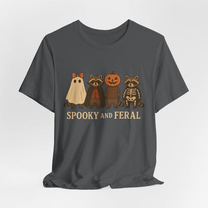 Spooky Raccoon Shirt, Grappige Halloween Grafisch T-shirt, Schattig Vintage Herfst T-shirt, Trendy Vrouwen Halloween Shirt, Feral Raccoon T-shirt