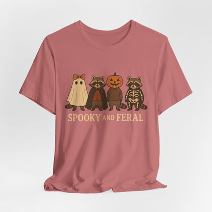 Spooky Raccoon Shirt, Grappige Halloween Grafisch T-shirt, Schattig Vintage Herfst T-shirt, Trendy Vrouwen Halloween Shirt, Feral Raccoon T-shirt